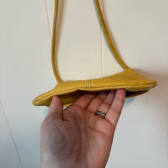 FOSSIL Vintage Leather Mustard Yellow Crossbody - Picture 5 of 9